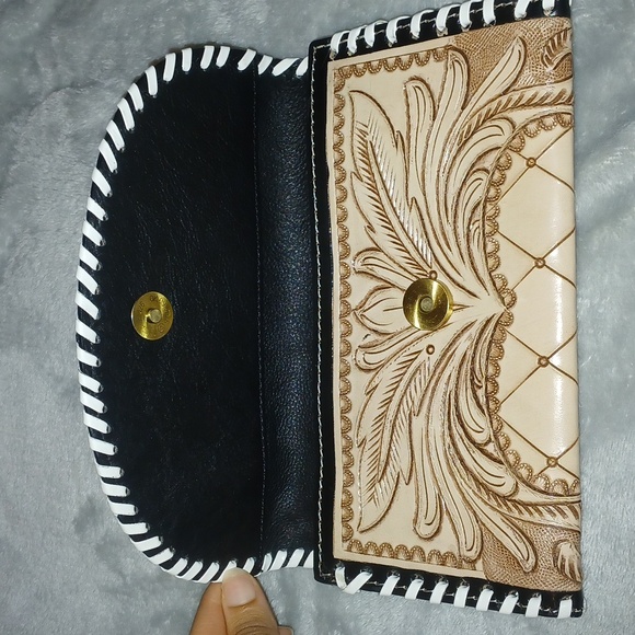 Hand Tooled cowhide leather wallet western cow - Picture 5 of 9